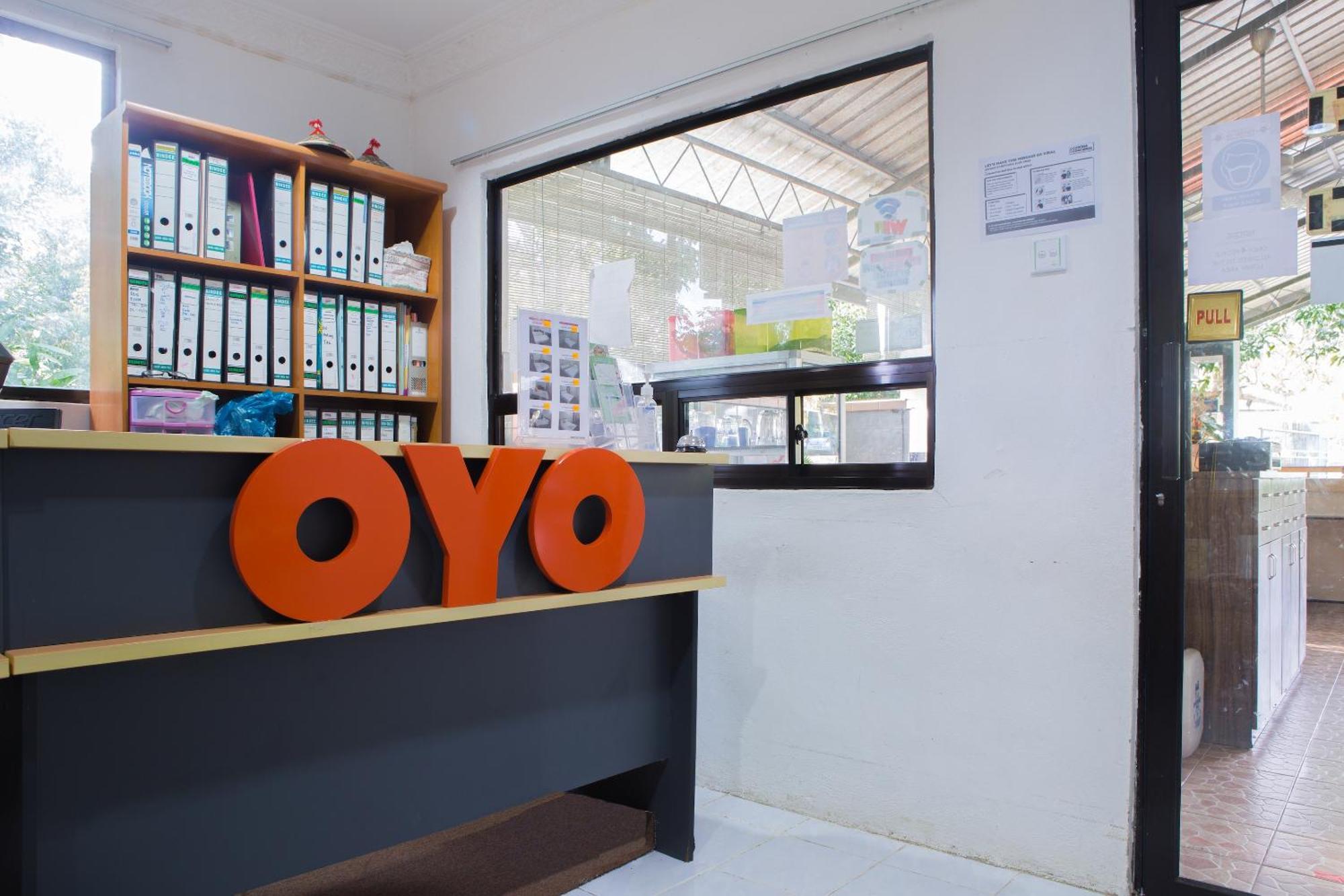 Oyo 90037 The 7 Lodge Tambunan Exterior photo