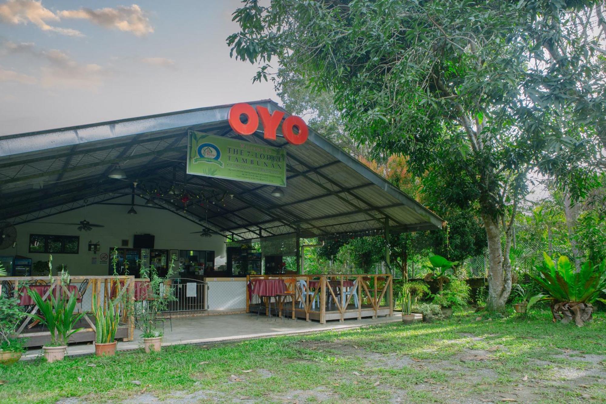 Oyo 90037 The 7 Lodge Tambunan Exterior photo